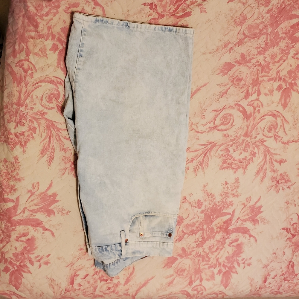 569 Men's Levi Shorts